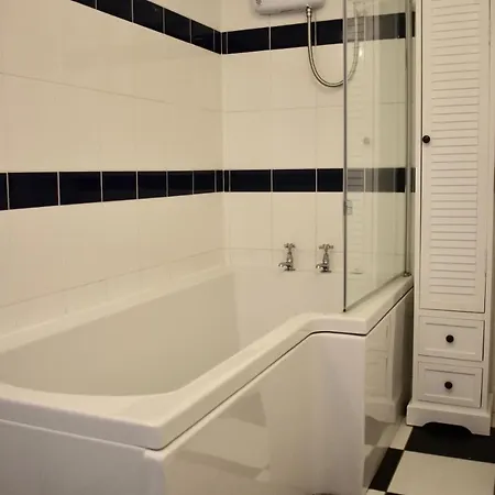Beautiful 3 Bedroom Terraced House With Garden