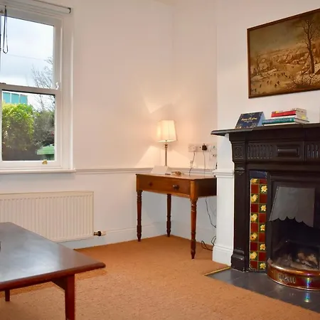Beautiful 3 Bedroom Terraced House With Garden アパート ダブリン